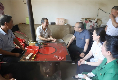 貴州陽光產(chǎn)權(quán)交易所赴中明村開展鄉(xiāng)村振興調(diào)研走訪活動