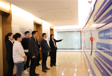 貴陽產(chǎn)控集團(tuán)黨委委員、副總經(jīng)理唐建到貴州陽光產(chǎn)權(quán)交易所調(diào)研座談