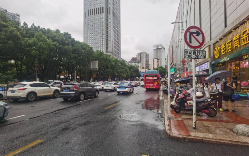 中華中路時代廣場1幢25層兩處資產(chǎn)轉(zhuǎn)讓（持有方：貴州省機關(guān)事務(wù)管理局國有資產(chǎn)管理服務(wù)中心）