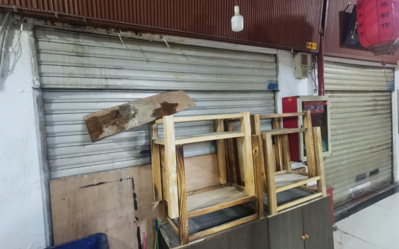 （降價(jià)）環(huán)城東路萬(wàn)東商貿(mào)城丙一排04號(hào)、05號(hào)門(mén)面轉(zhuǎn)讓（持有方：貴州省機(jī)關(guān)事務(wù)管理局國(guó)有資產(chǎn)管理服務(wù)中心）(二次掛牌)